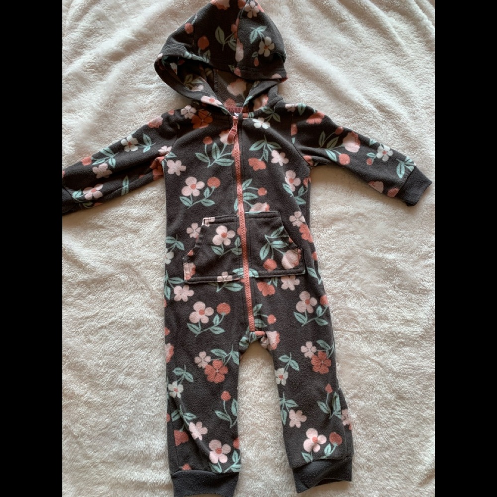 Carter’s soft gray one piece with flower design 🌸